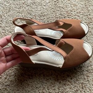 Skechers sandals NWT size 6.5